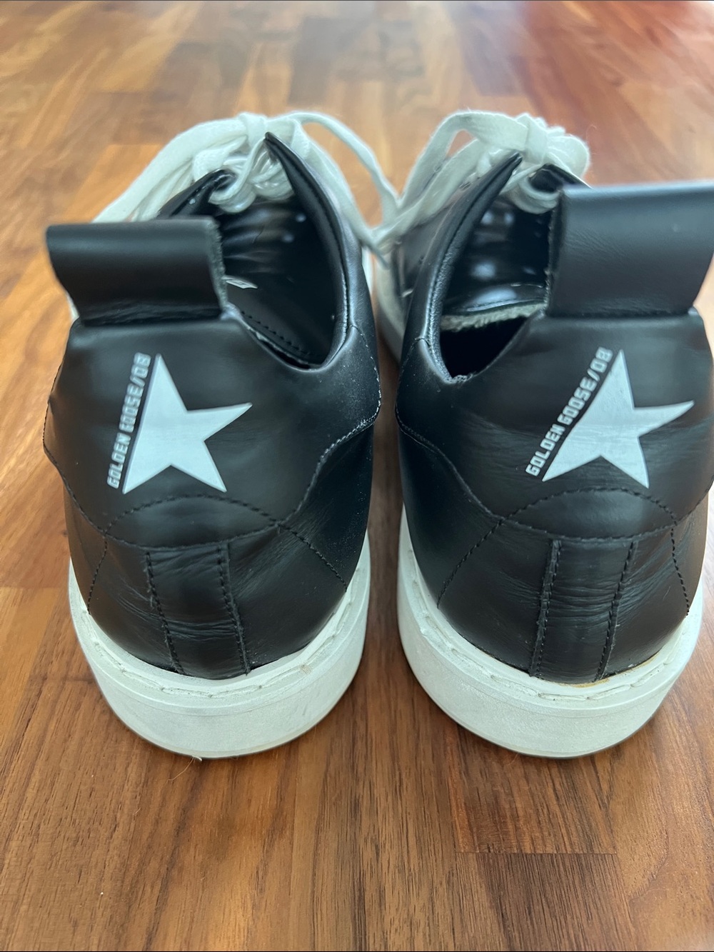 Golden Goose Black Leather Low-Top Sneakers with White Laces - Picture 6 of 7